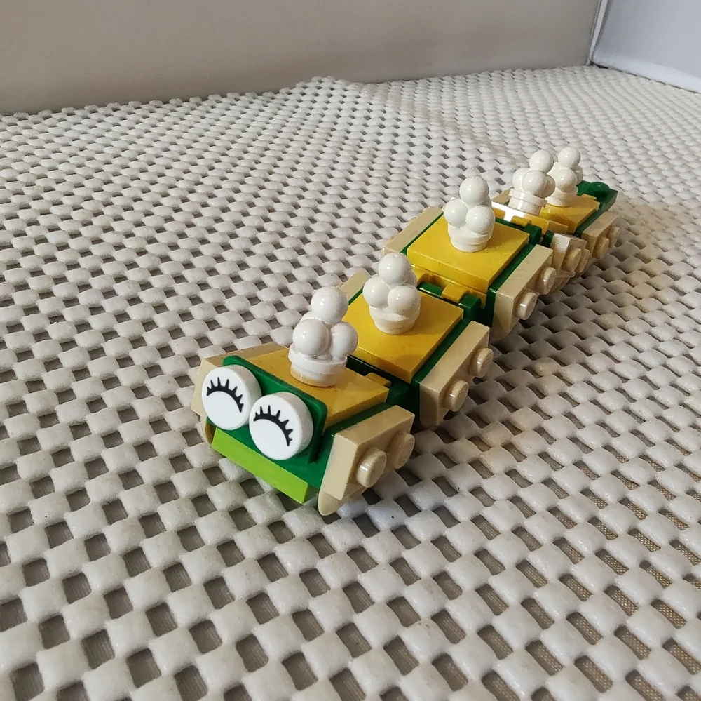 Lego 40322 Caterpillar Building Toy Set